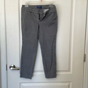 Old Navy slim fit pixie pants